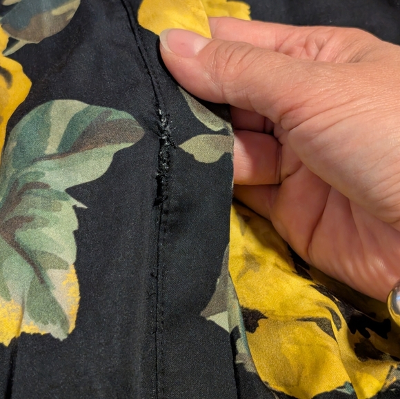 Alice + Olivia Miranda Floral Tie-Waist Halter Minidress - Picture 8 of 9